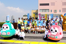 交通安全イベント参加メンバーとの集合写真 交通安全イベント参加メンバーとの集合写真